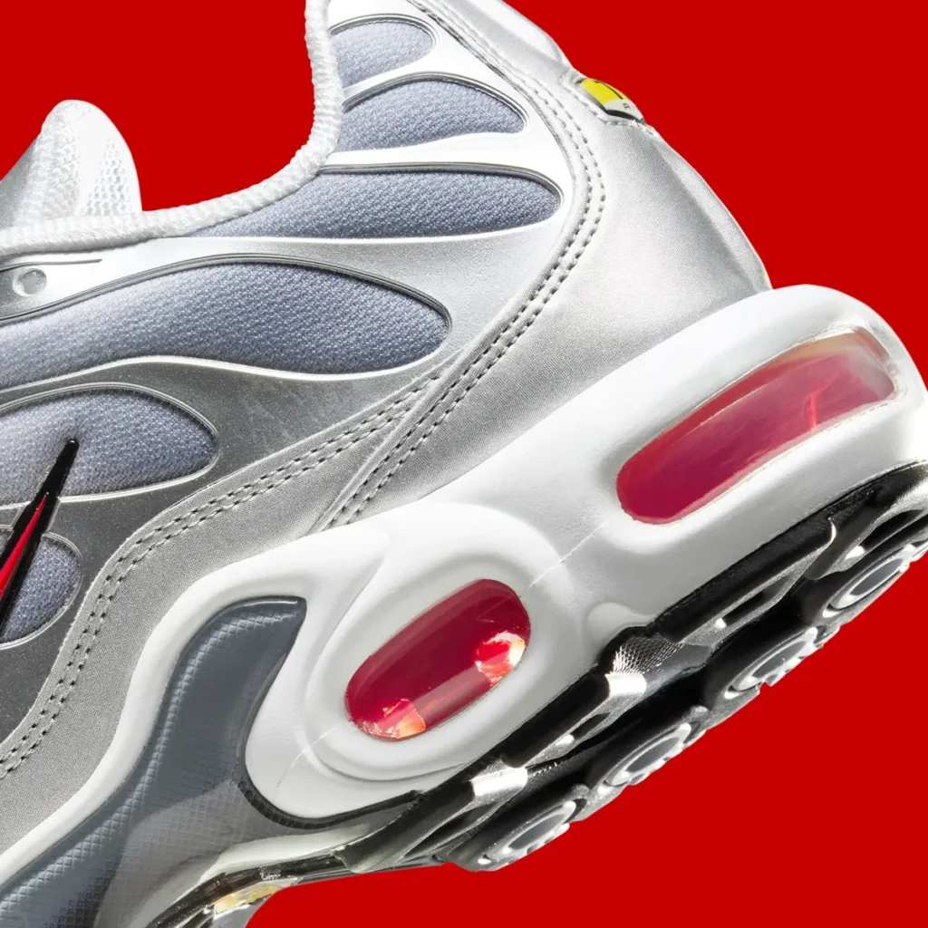 Nike air max plus shops silver bullet