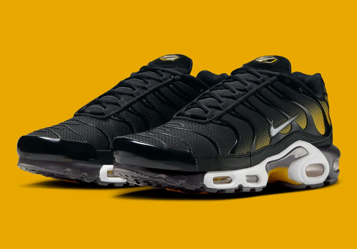 Nike air max orders plus tn black metallic gold